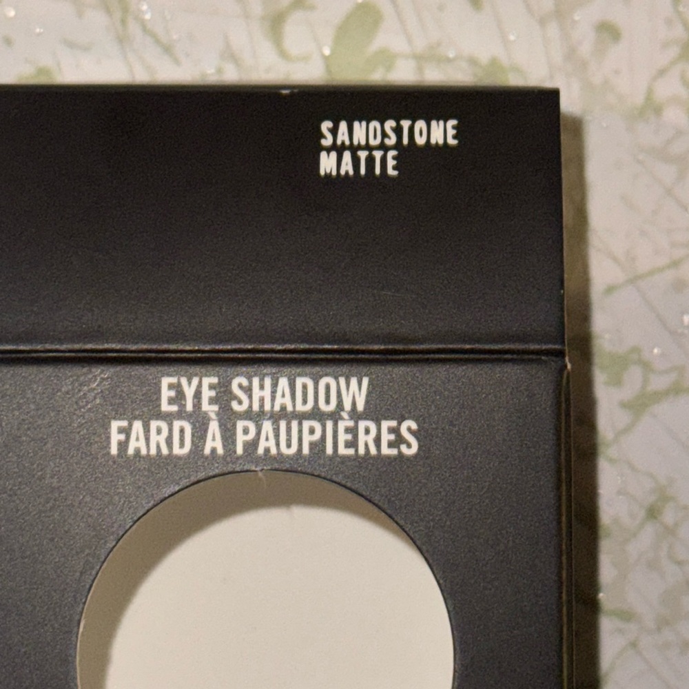MAC eye shadow - Picture 4 of 4